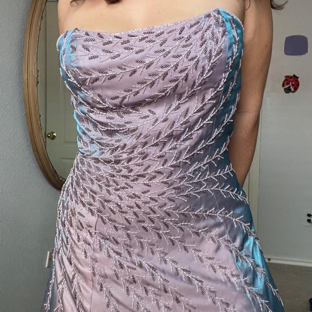 Stunning Sue Wong Beaded Iridescent Formal Evening Gown - Picture 4 of 5